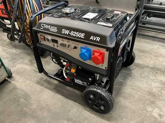 Stahlwerk sw-8250e noodstroomaggregaat - afbeelding 1 van  6