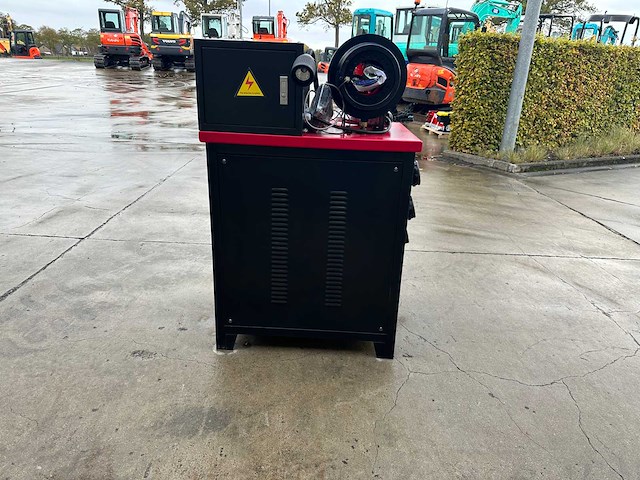 Stahlworks - 2024 - sw- 51 - hydraulische slangenpers - afbeelding 11 van  16