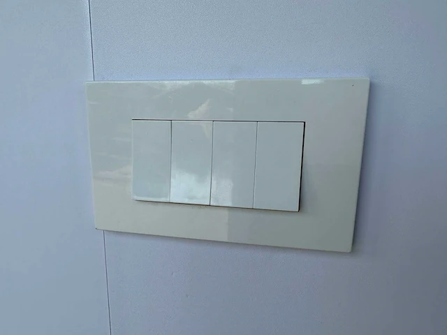Stahlworks - eco 6000 a wit - tiny house / atelier / kantoor badkamer in midden en bed rechts - afbeelding 21 van  37
