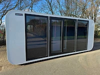 Stahlworks - eco 6000 a wit - tiny house / atelier / kantoor badkamer in midden en bed rechts - afbeelding 23 van  37