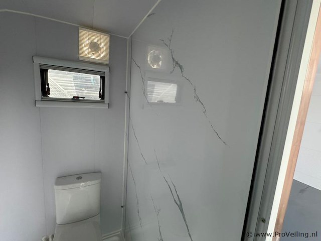 Stahlworks 4m-wit-a studio tiny house - afbeelding 12 van  16