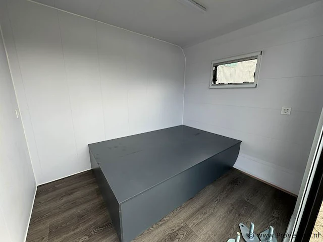Stahlworks 4m-wit-a studio tiny house - afbeelding 6 van  16
