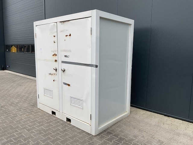 Stahlworks dubbel toilet sanitairunit transport schade - afbeelding 13 van  21