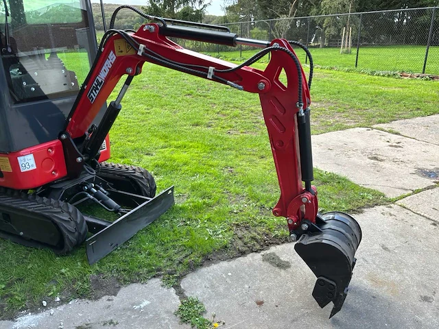 Stahlworks hl320 minigraafmachine - afbeelding 5 van  25