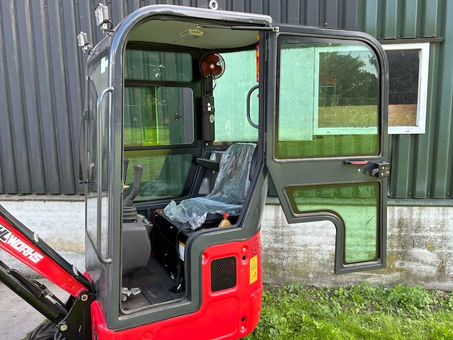 Stahlworks hl320 minigraafmachine - afbeelding 9 van  25