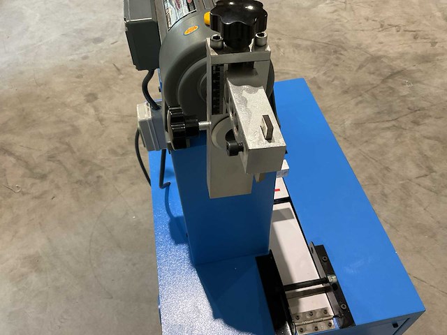 Stahlworks hydraulische slangen zaag-/strip machine - afbeelding 3 van  16