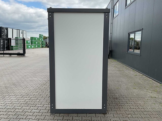 Stahlworks invalide toilet sanitairunit transportschade - afbeelding 14 van  22