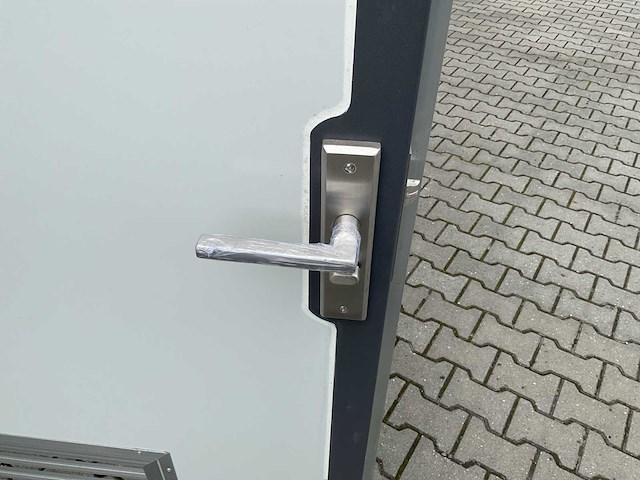 Stahlworks invalide toilet sanitairunit transportschade - afbeelding 19 van  22