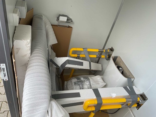 Stahlworks invalide toilet sanitairunit transportschade - afbeelding 22 van  22