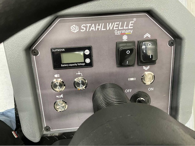Stahlwulle - e-800sw - opzit veegmachine 2026 - afbeelding 2 van  27