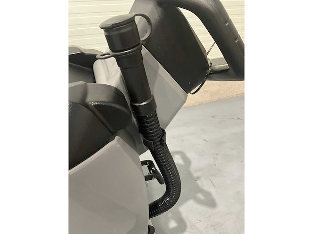 Stahwulle - 2026 - e-500sw - achterloop schrob-zuig machine - afbeelding 12 van  19