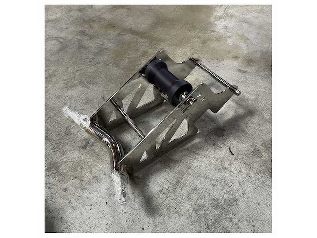 Stainless steel dinghy rollor for garage - tbr2015 - afbeelding 1 van  3