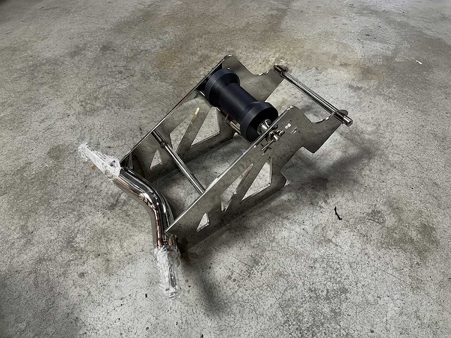 Stainless steel dinghy rollor for garage - tbr2015 - afbeelding 1 van  4