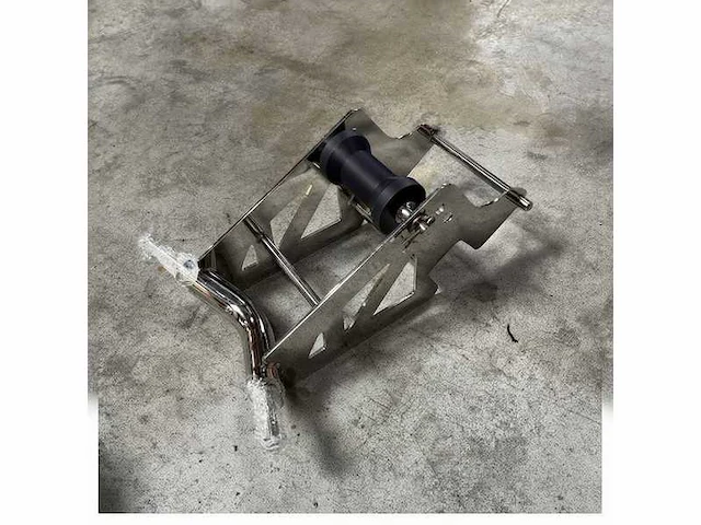 Stainless steel dinghy rollor for garage - tbr2015 - afbeelding 2 van  4