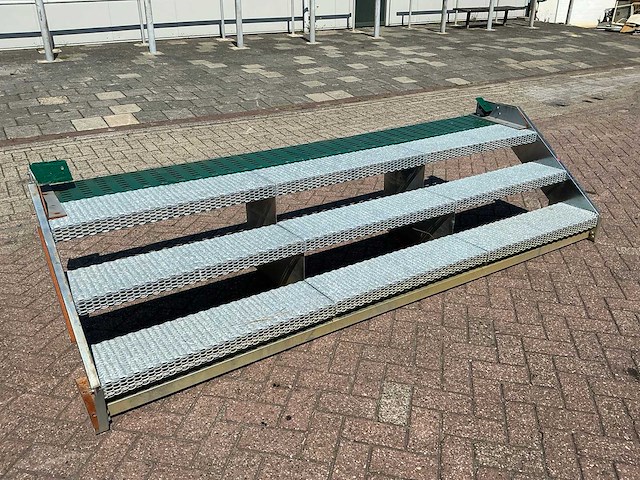 Stairs r.v.s gegalvaniseerd bordestrap - afbeelding 1 van  11