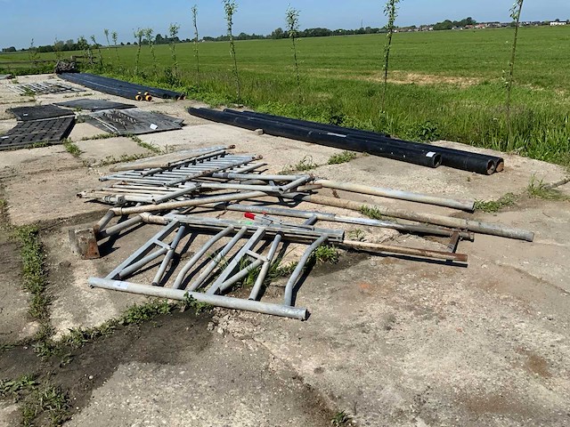 Stal afsluithekken (8x) - afbeelding 1 van  3