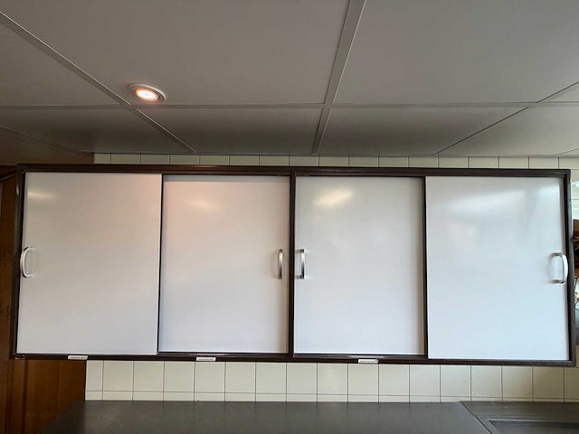 Stalen - volkern wandkast - afbeelding 1 van  5