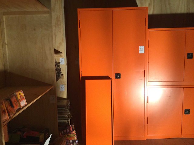 Stalen 2-deurskast - afbeelding 1 van  1