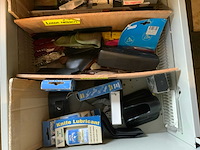 Stalen 4 ladenkast met militaria - afbeelding 8 van  13