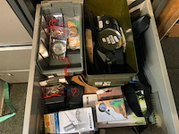 Stalen 4 ladenkast met militaria - afbeelding 11 van  13