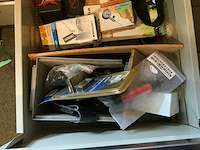 Stalen 4 ladenkast met militaria - afbeelding 12 van  13