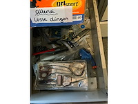 Stalen 4 ladenkast met militaria - afbeelding 3 van  14