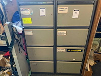 Stalen 4 ladenkast met militaria - afbeelding 1 van  14