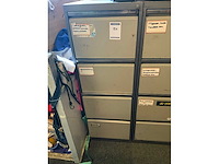 Stalen 4 ladenkast met militaria - afbeelding 8 van  14