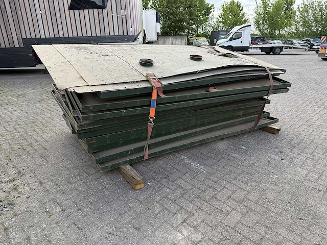 Stalen afdekpanelen - afbeelding 1 van  5