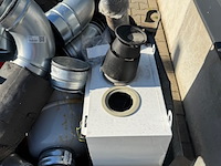 Stalen bak met metaalschroot - afbeelding 3 van  5