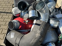 Stalen bak met metaalschroot - afbeelding 4 van  5