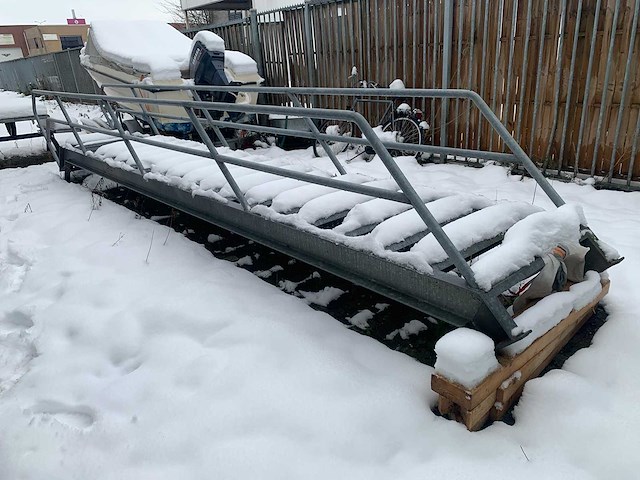 Stalen buiten (vlucht) trap - afbeelding 1 van  8