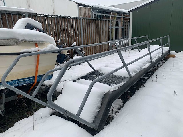 Stalen buiten (vlucht) trap - afbeelding 2 van  8