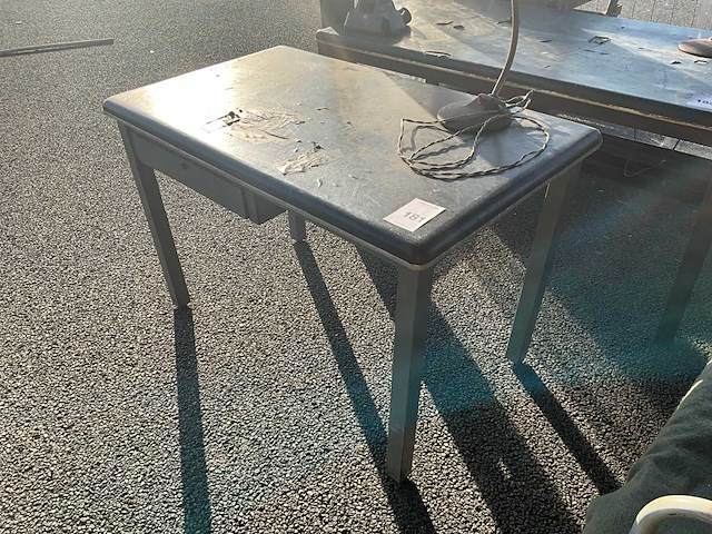 Stalen bureautafel - afbeelding 4 van  8