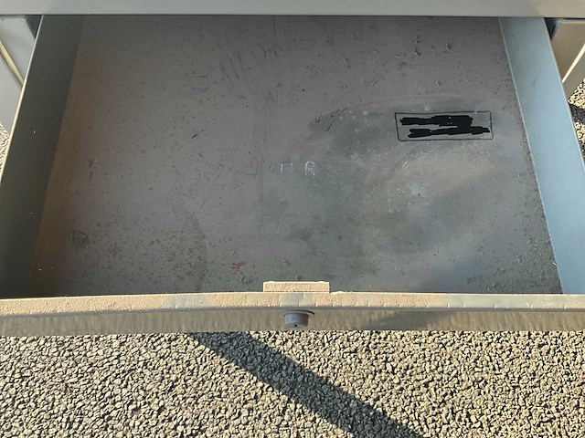 Stalen bureautafel - afbeelding 6 van  8