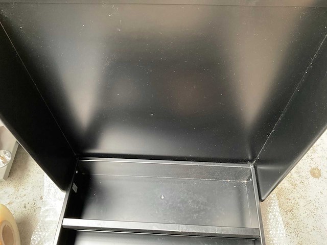 Stalen commode opklapbaar voor wandmontage zwart metaal - afbeelding 4 van  5