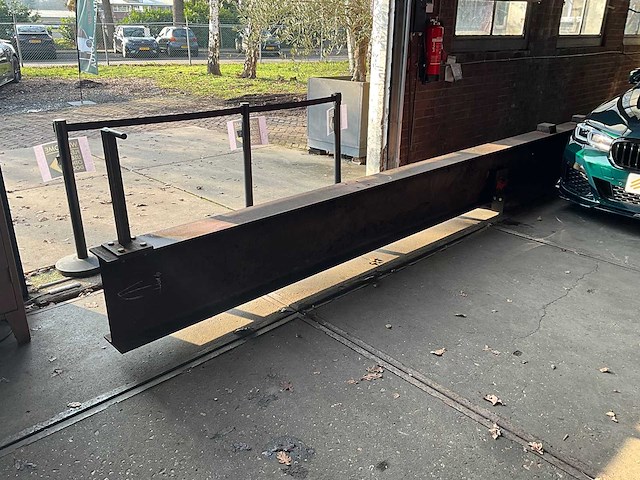 Stalen constructiebalk 950cm hea450 v.v. geleiderail - afbeelding 2 van  5