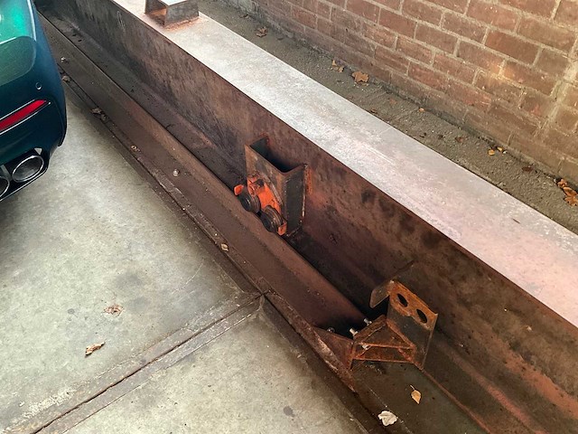 Stalen constructiebalk 950cm hea450 v.v. geleiderail - afbeelding 5 van  5