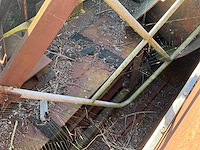 Stalen container met diverse inhoud - afbeelding 5 van  17