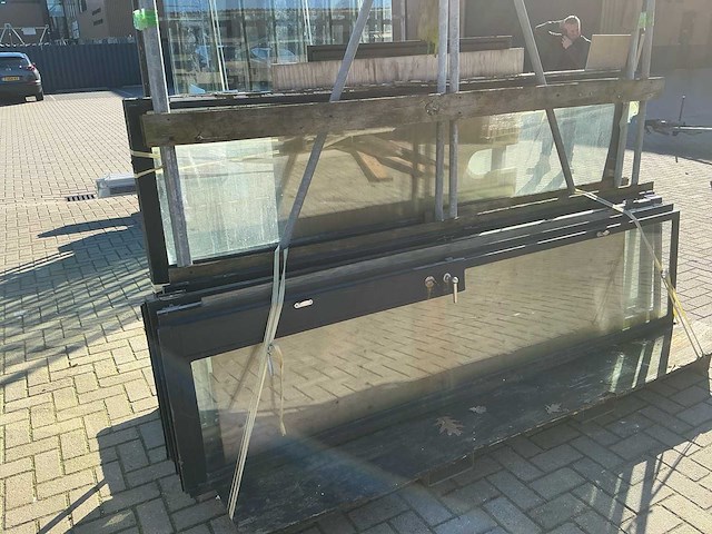 Stalen deuren+kozijnen zwart een complete pui - afbeelding 13 van  14