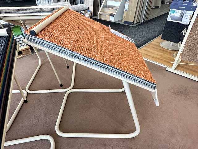 Stalen display met samples vloerbedekking (28x) - afbeelding 1 van  4