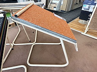 Stalen display met samples vloerbedekking (28x)