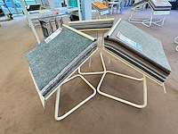 Stalen display met samples vloerbedekking (28x) - afbeelding 6 van  8