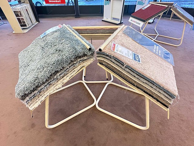 Stalen display met samples vloerbedekking (28x) - afbeelding 7 van  8
