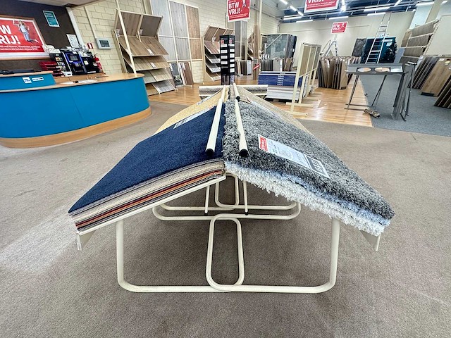 Stalen display met samples vloerbedekking (34x) - afbeelding 1 van  3