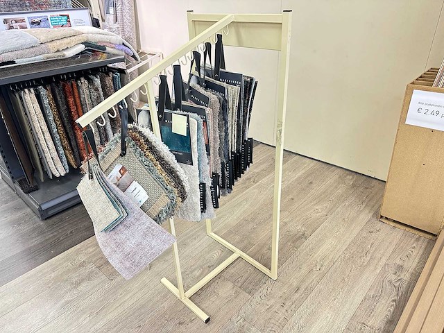 Stalen display - afbeelding 1 van  3