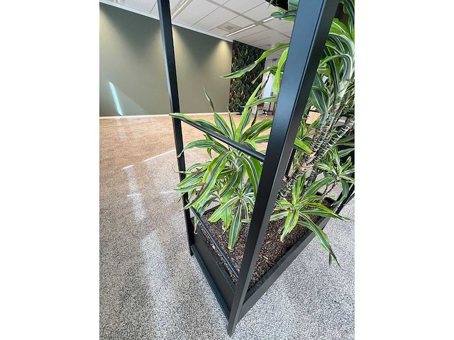 Stalen divider met planten 400cm - afbeelding 13 van  14