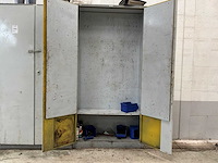 Stalen draaideurkast met inhoud (2x) - afbeelding 4 van  4