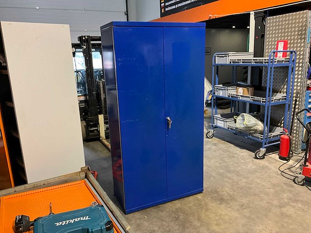 Stalen dubbele deur opslagkast - afbeelding 1 van  6