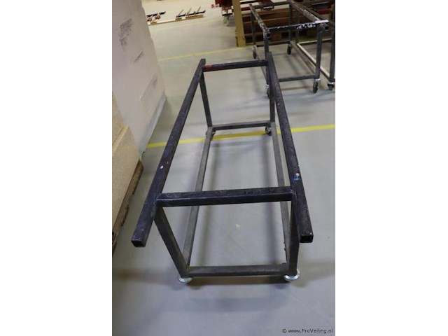Stalen frame/onderstel, verrijdbaar - afbeelding 2 van  4
